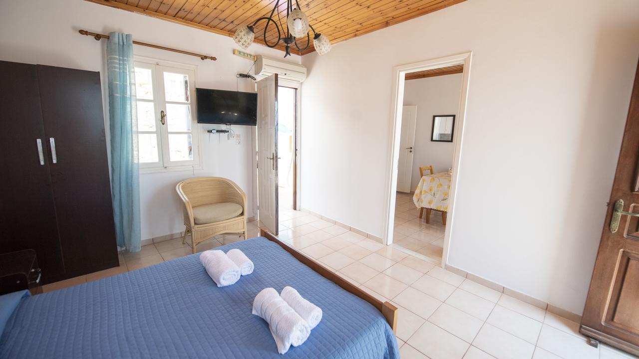 Filoxenia Apartments Chalki Town Buitenkant foto